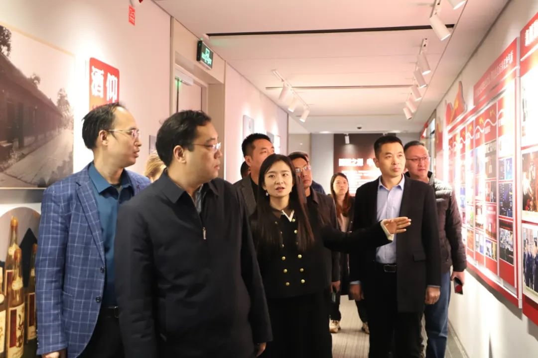 洛龙区区长孙毅辉一行到仰韶彩陶坊客商——洛阳松仁贤商贸调研凤凰网