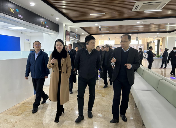 宜春市行政审批局在永修县考察交流