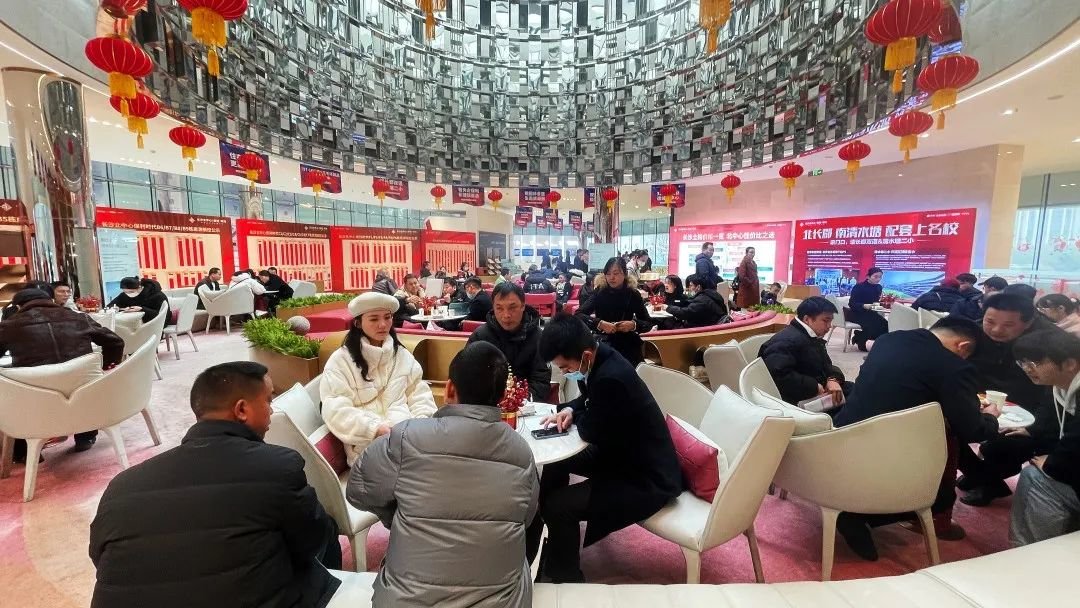 △长沙北中心&middot;保利时代营销中心现场座无虚席