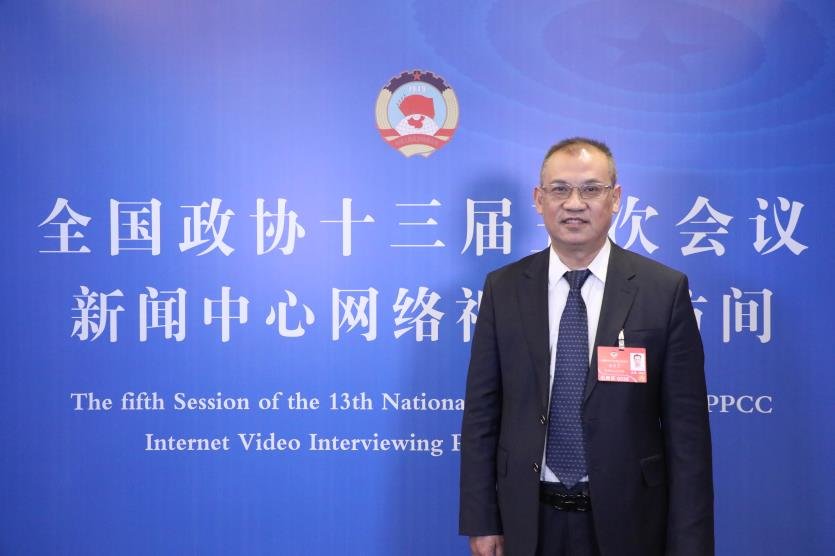 十三届全国政协常委、湖南省政协副主席、民进湖南省委会主委、湖南省生态环境厅副厅长潘碧灵。受访者供图