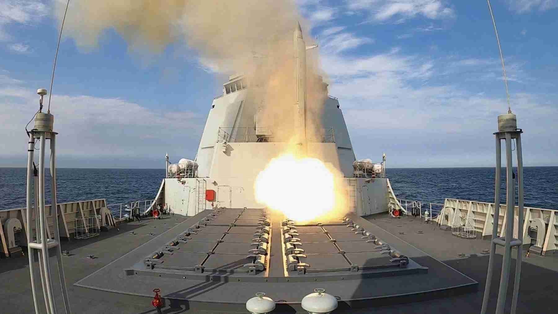 凤凰早报|染粉色头发女孩不堪网暴离世;乌克兰要两类武器遭北约拒绝