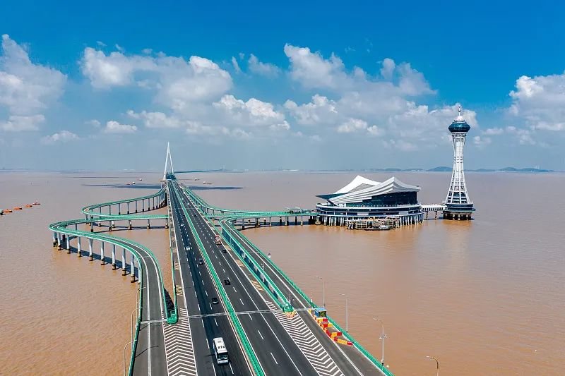 杭州湾跨海大桥 图源:视觉中国三长江三角洲,是中国乃至世界经济版图