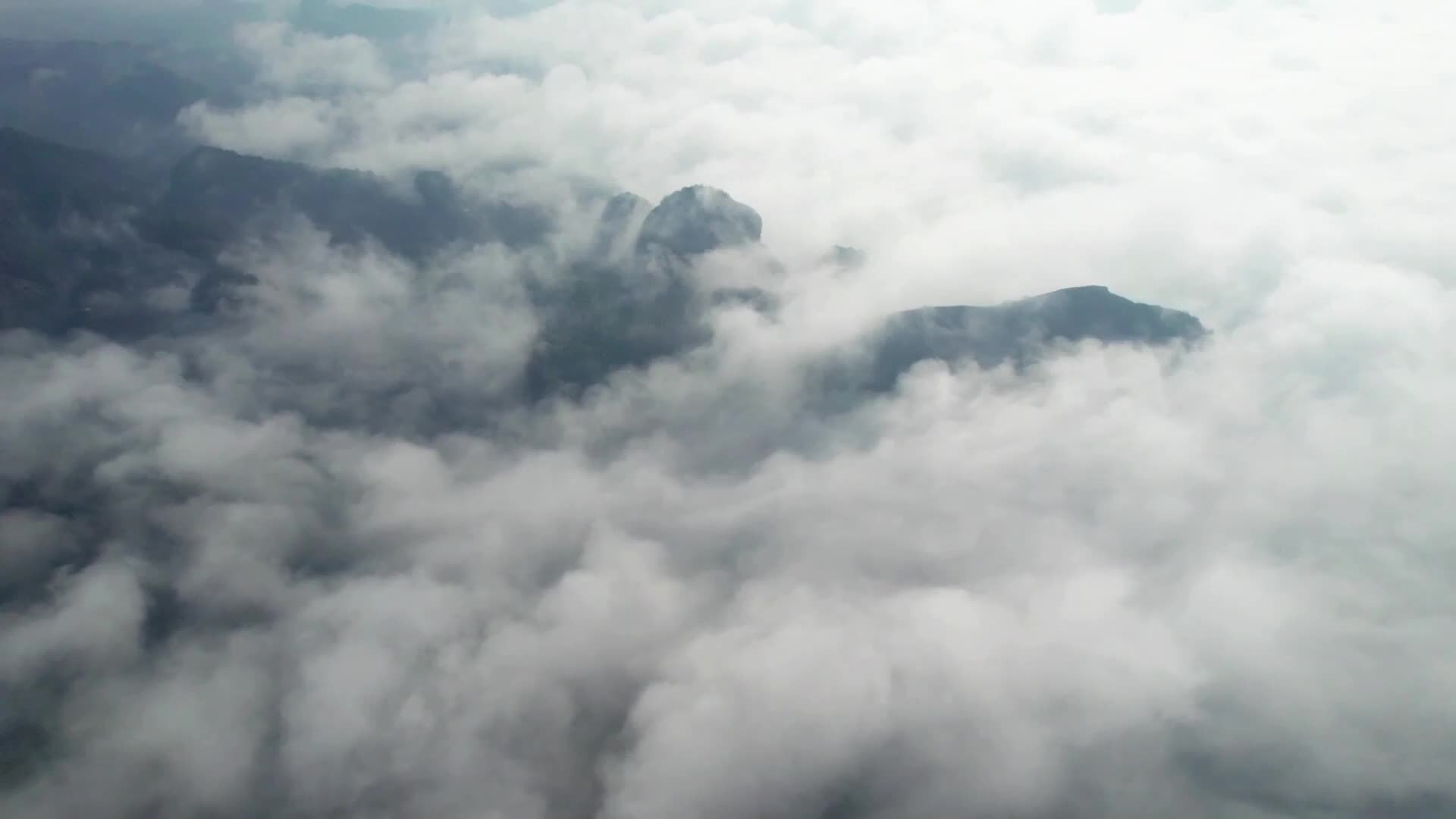 瞰中国｜江西鹰潭：春到龙虎山 瞰云山雾海