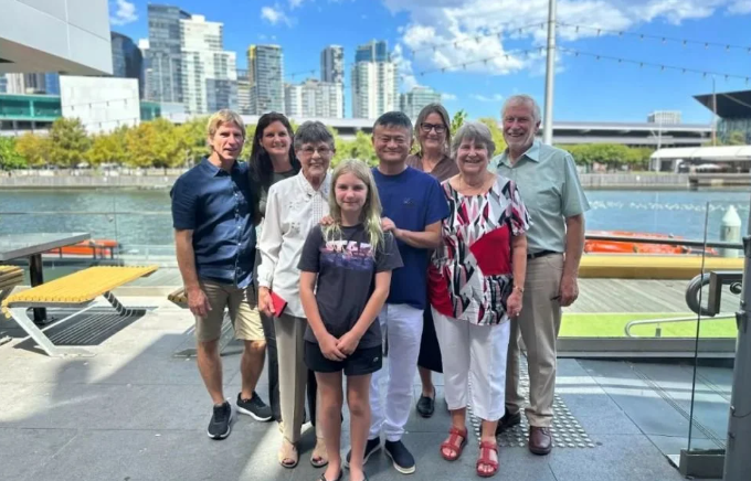 凤凰早报|王毅会见布林肯谈飞艇事件;马云现身澳大利亚引关注