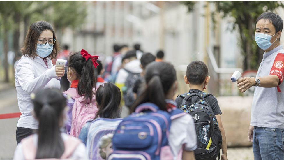 为什么大规模感染后杭州仍多名学生染疫?第二波疫情卷土重来?_凤凰网