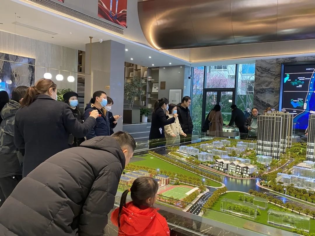 △中建钰和城售楼处现场