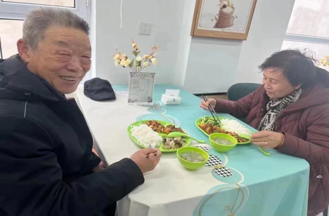 华亭开设社区餐厅 银发族家门口享“幸福滋味”