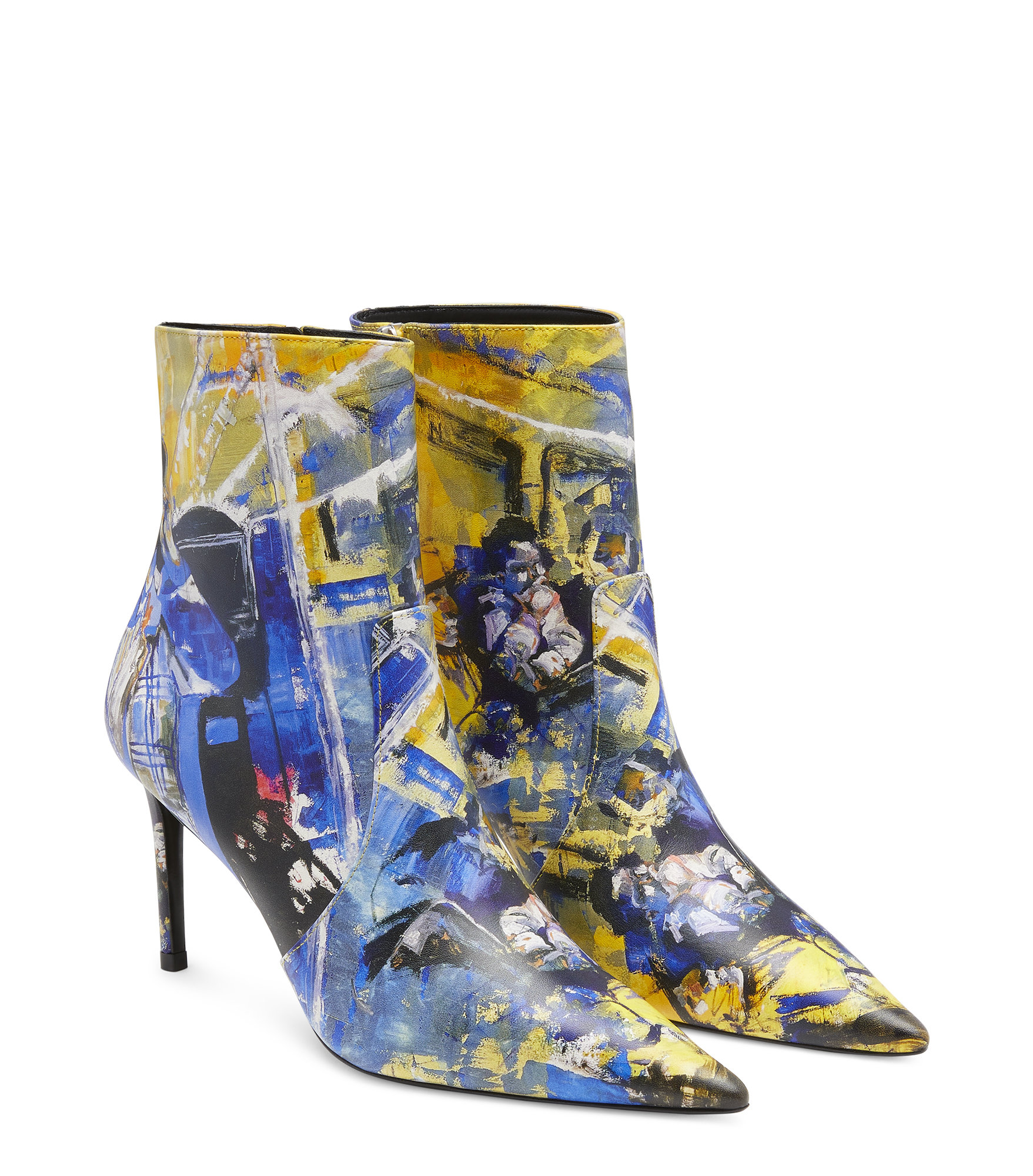 STUART WEITZMAN携手纽约潮牌KIDSUPER打造限定胶囊系列 艺想奇思 潮履幻塑