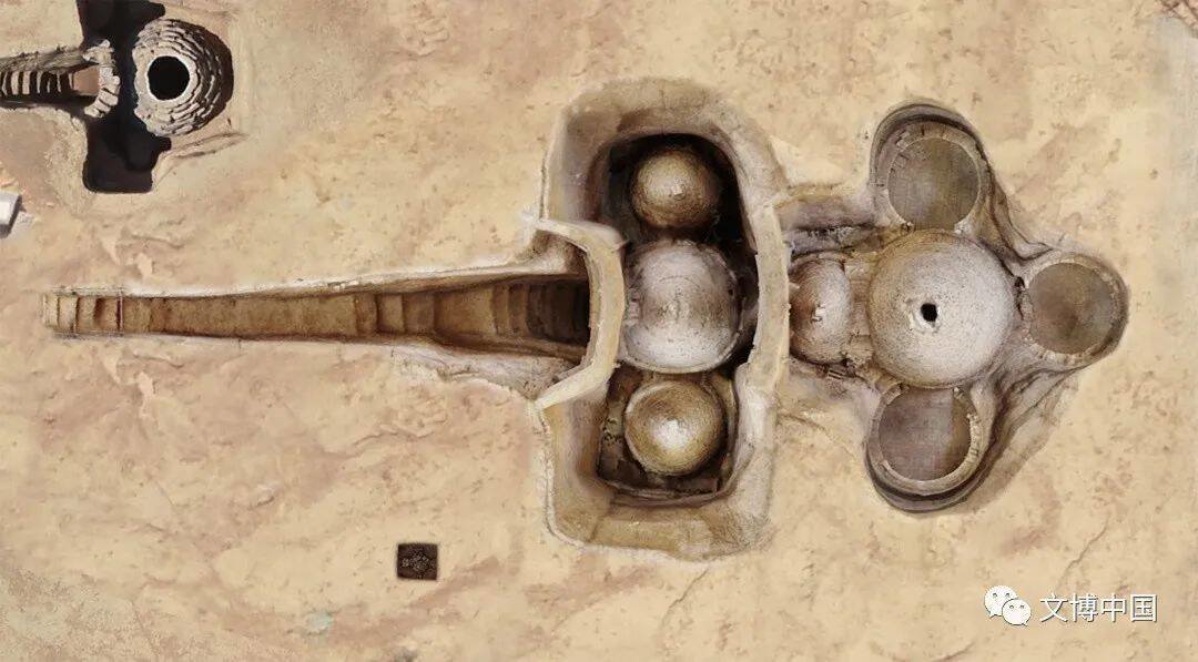 M83张荣墓全景（上为西）