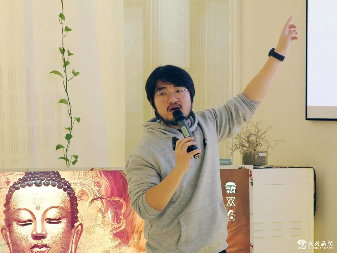 开幕式上，6pen的创始人向我们这样介绍AI绘画。
