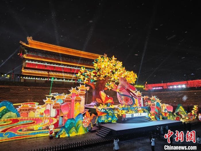 图为西安城墙景区。　梅镱泷　摄