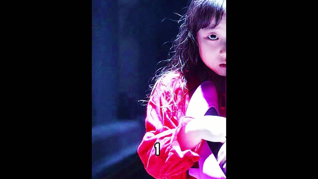 大街上出现红色高跟鞋，只要穿上就会被吃得渣渣不剩