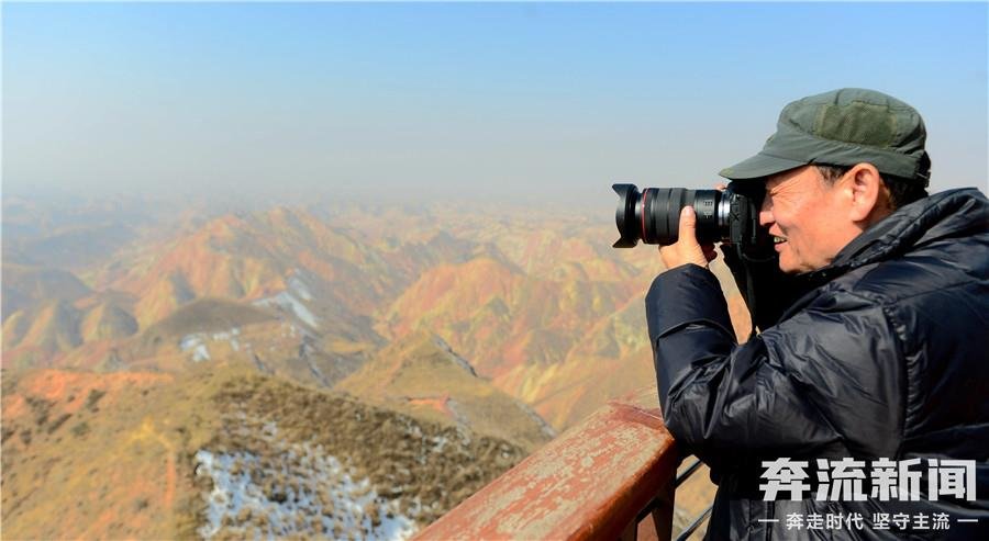 兰州水墨丹霞春日美 斑斓多姿入画来