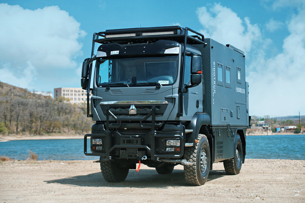 新重汽越野房車曼恩拓無疆系列越野保障_鳳凰網汽車_鳳凰網