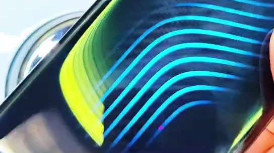 一加液冷概念手机MWC大会现场体验