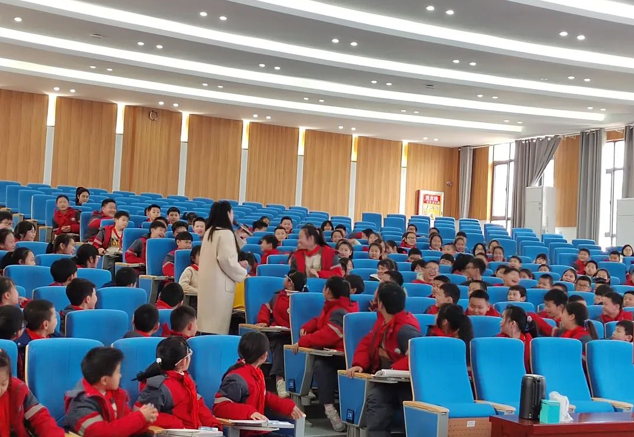 九江德安县:“学雷锋日”送健康 心向阳光青春绽放