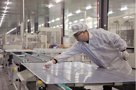 松原市新能光伏科技有限公司光伏板项目。