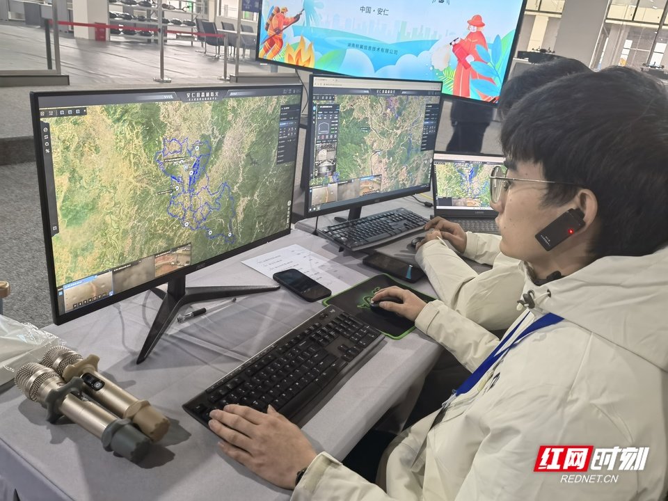 无人机可以将巡检视频自动上传到智能云平台，实时识别异常情况。