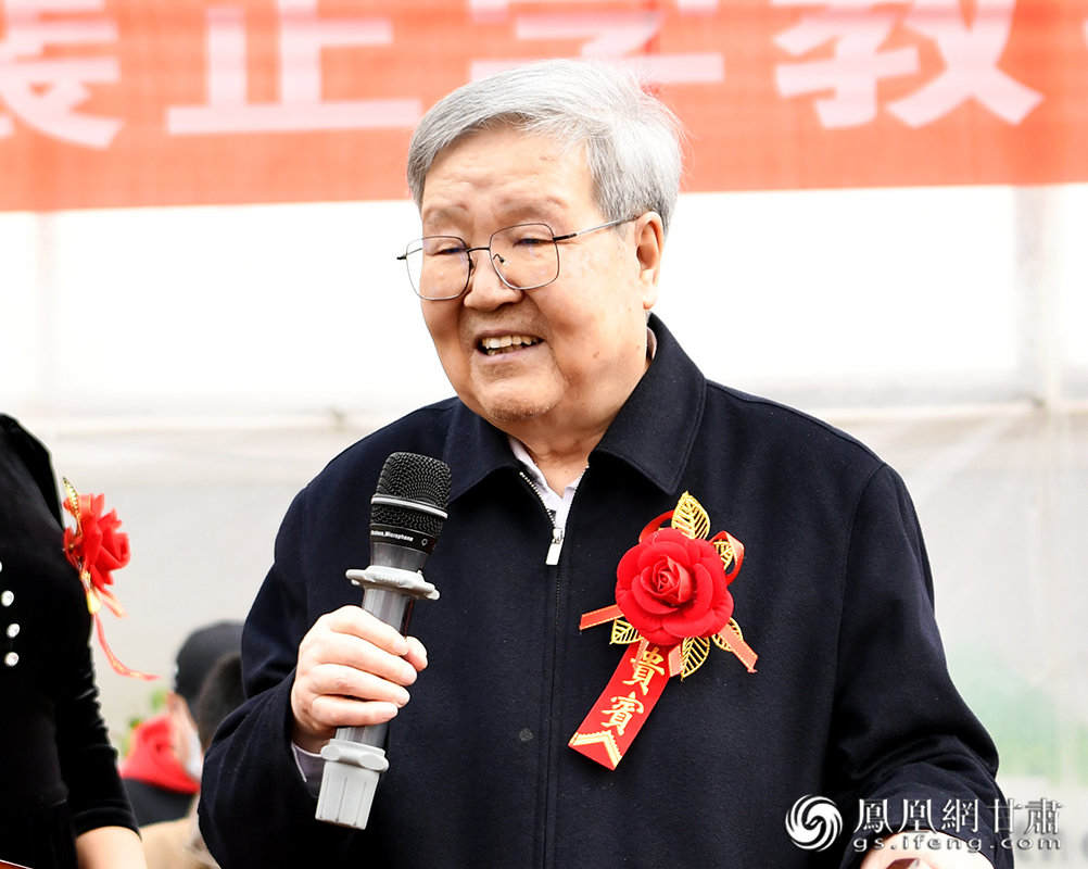 裴正学从医60多年来培养的学生遍布全国各地，著书的成就也在医学界首屈一指。马斌 摄