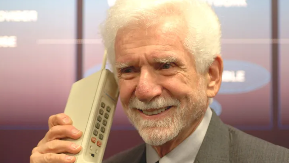 库珀在1973年4月3日打出了第一个电话