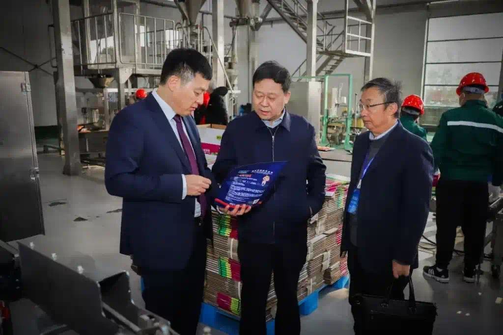 中诚国联公司“中原学者工作站”“河南省多功能药肥工程技术研究中心”揭牌