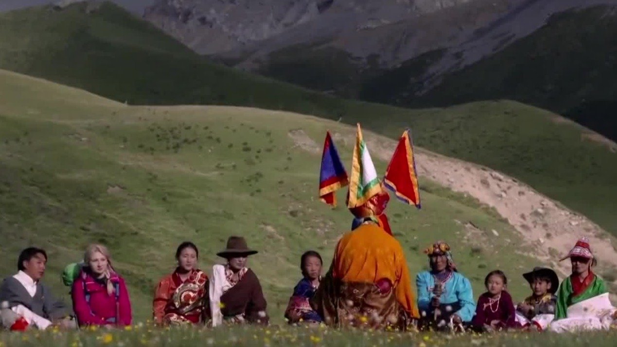 格萨尔是藏民族里英雄的代表，人们以纷繁多样的形式吟诵它传承它