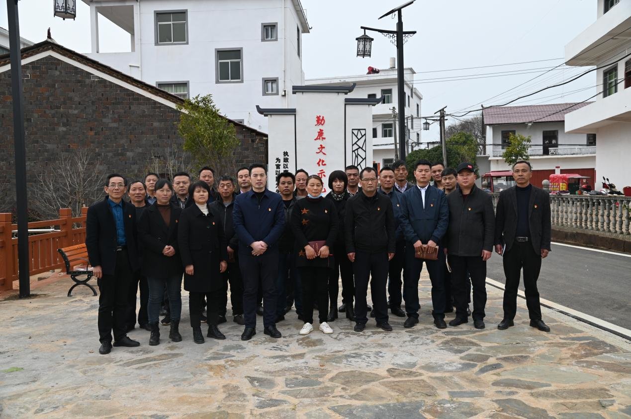 进贤县三里乡:做实"廉"字文章 推动勤廉文化向基层延伸凤凰网江西