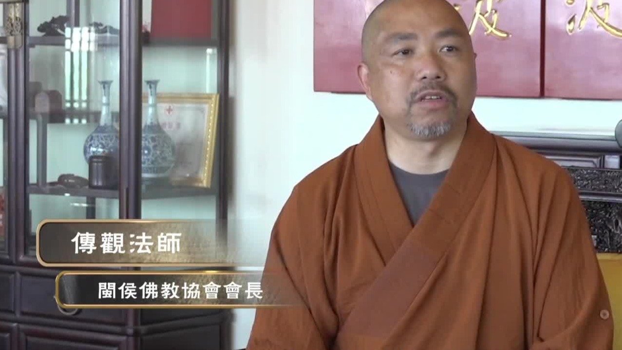 圆瑛法师悟性极高，儒学功底精深又善于书法，达本大师派其外出参方访道