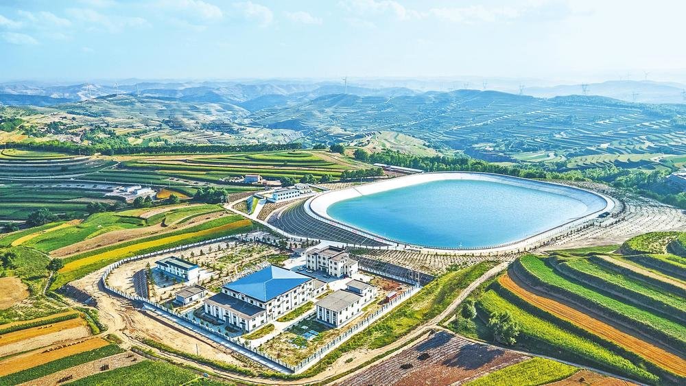 引洮供水二期工程通渭县黑燕调蓄水池 新甘肃&middot;甘肃日报通讯员 张子斌