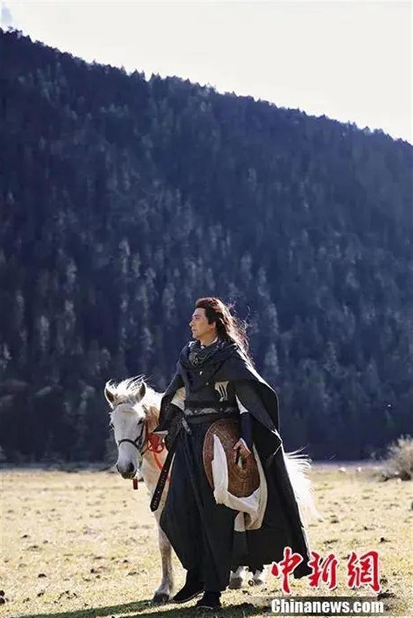 甘孜文旅局长刘洪(图源:中新网)