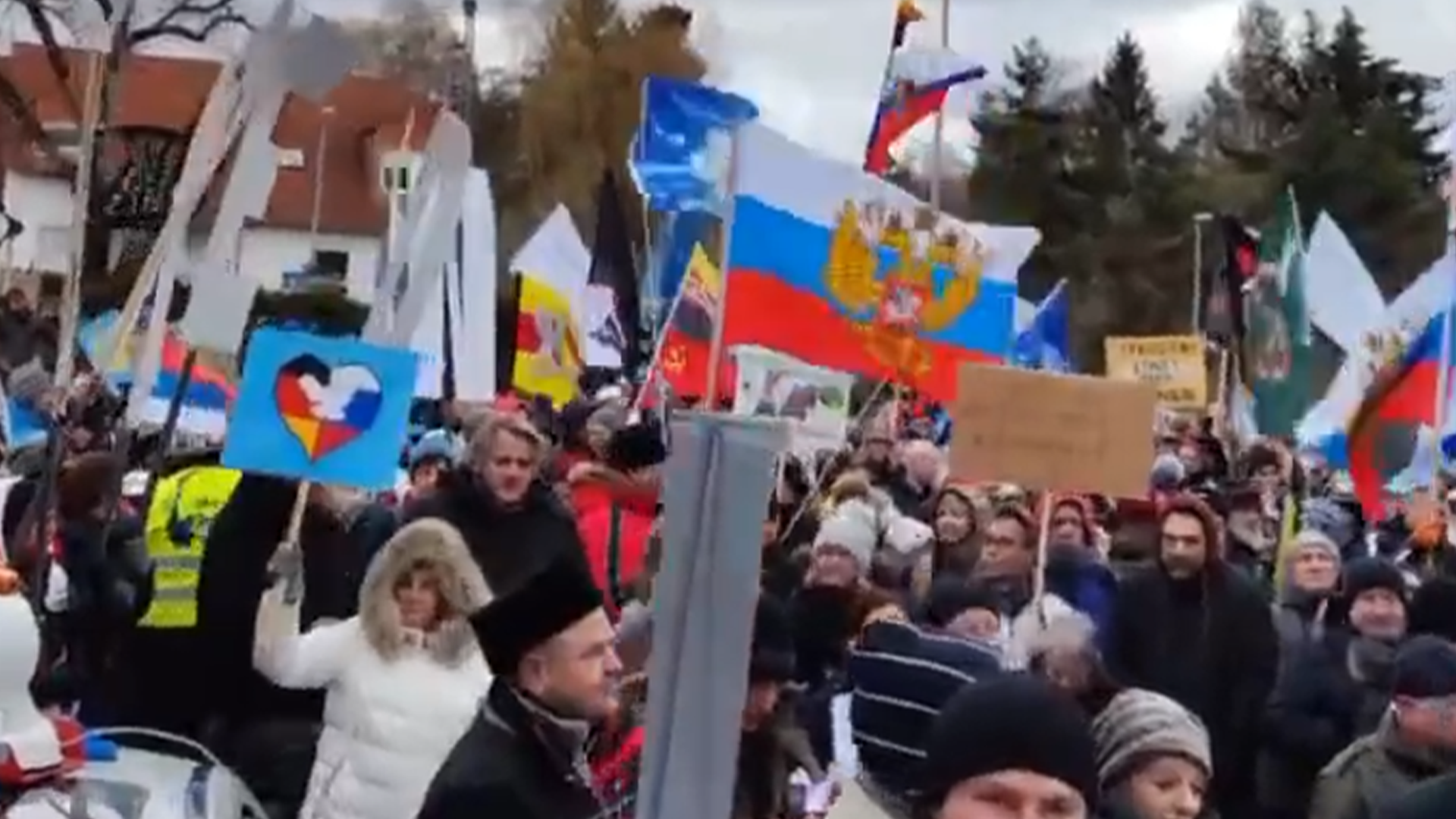 米兰大友广场爆发乌克兰抗议 编辑类库存图片. 图片 包括有 国家, 象征, 天空, 乌克兰语, 米兰, 拒付 - 245199334