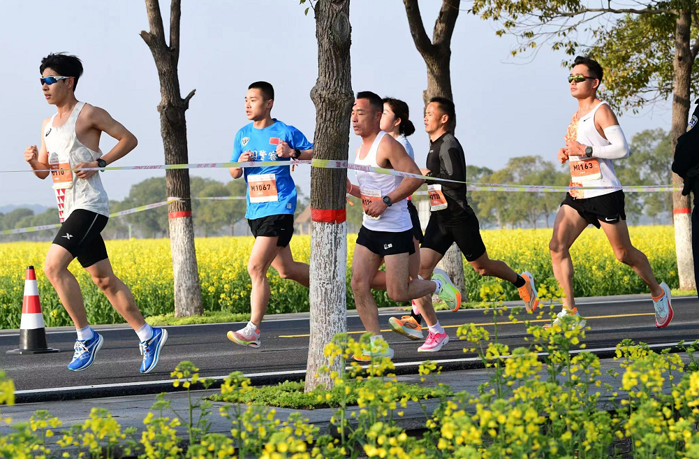 中国安义门窗杯·2023南昌安义半程马拉松比赛，选手风采（童家正 摄)
