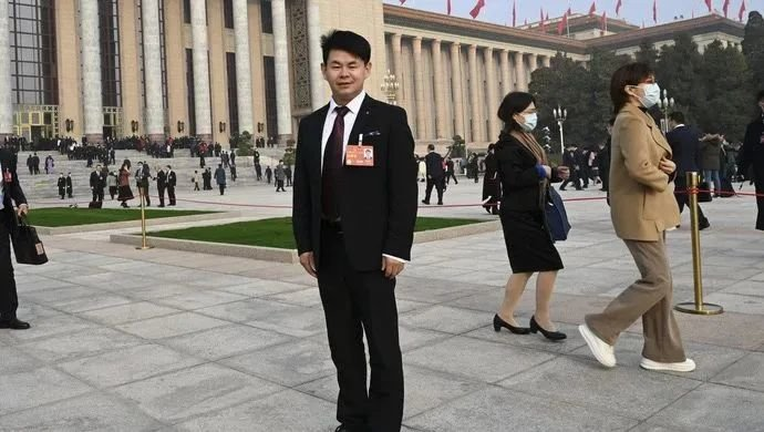 凤凰早报|省级“一把手”就改革方案密集表态；乌克兰最新无人机曝光