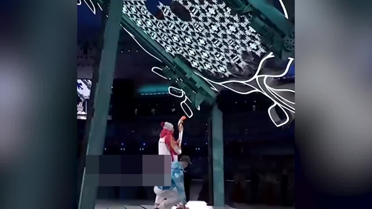 还记得一年前的雪花微火吗