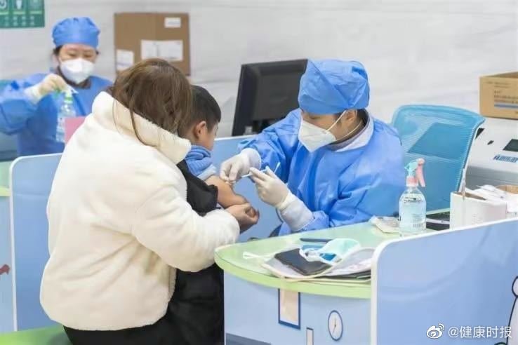湖北武汉东西湖社区医院疫苗接种。东西湖区融媒体中心图