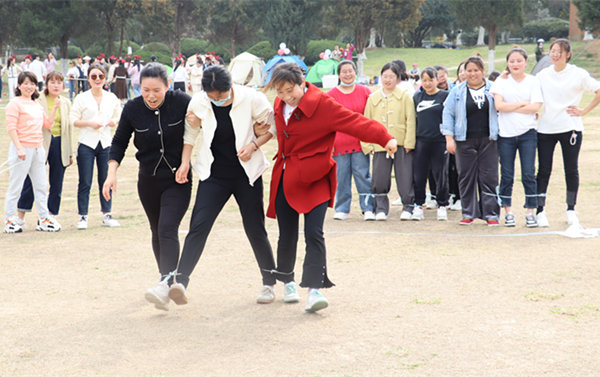 开云电竞融春色如许绽芳华 臻巾帼须眉颂女神——合肥庐阳学前教育集团三八妇女节团建活动(图4)