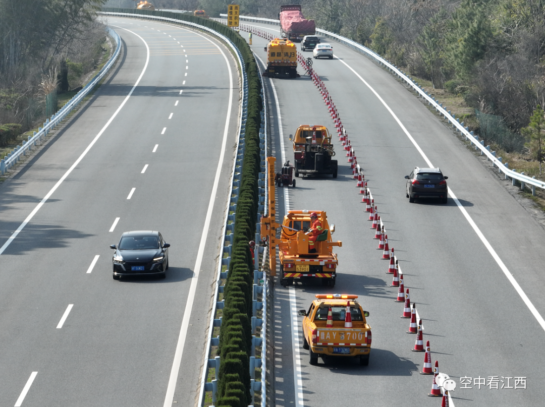 江西：高速公路日常养护（图）