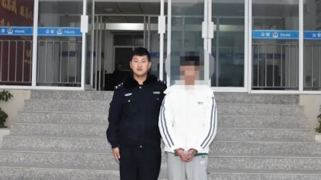 男子网恋半年女友为抠脚大汉：转账近十万，全程文字交流