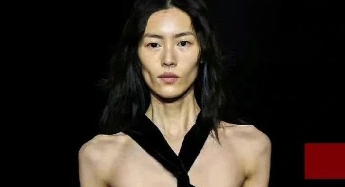逼她瘦成皮包骨,名利场可真难混_凤凰网