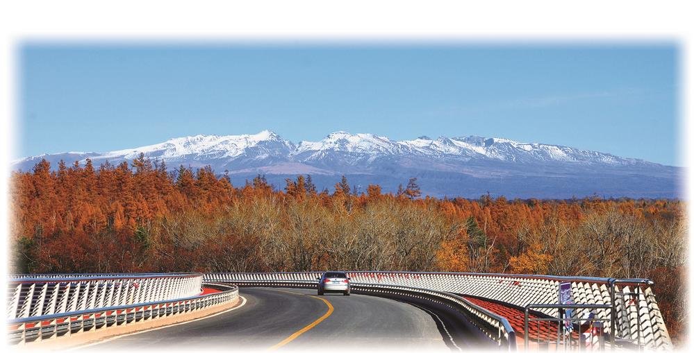 长白山远眺。田举峰 摄