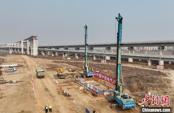 雄安“四纵两横”区域高速铁路交通网络加速建设