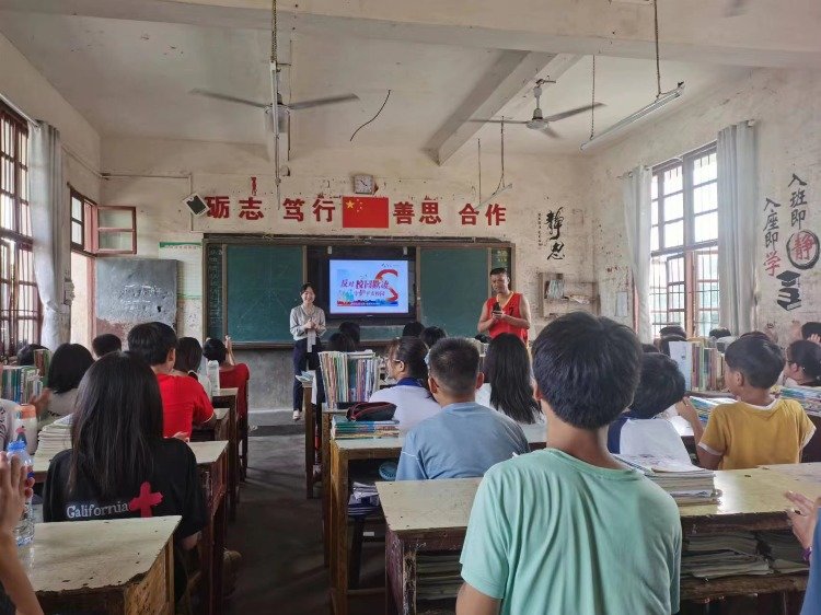 家事律师公益普法百场 助推赣州法治建设