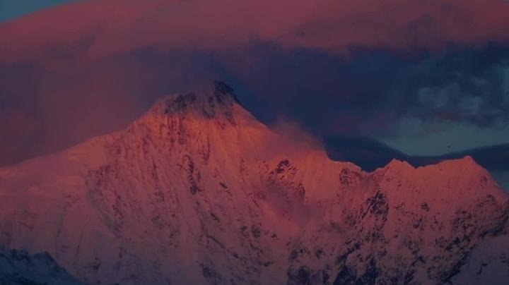 绝美！在梅里雪山遇见“日照金山”