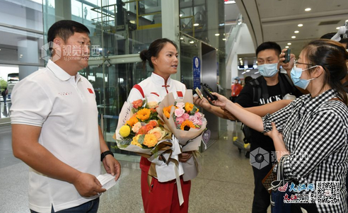 全国人大代表、江西省水上运动管理中心运动员徐诗晓 记者王祺 实习生黄佳雯 摄