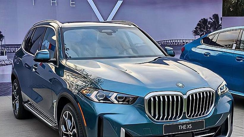 新款宝马X5实车亮相，反正现款也没啥优惠，还是等新款吧