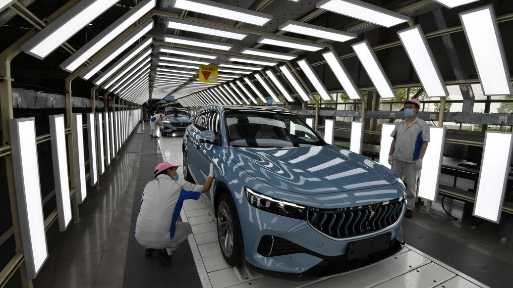 东风汽车生产线