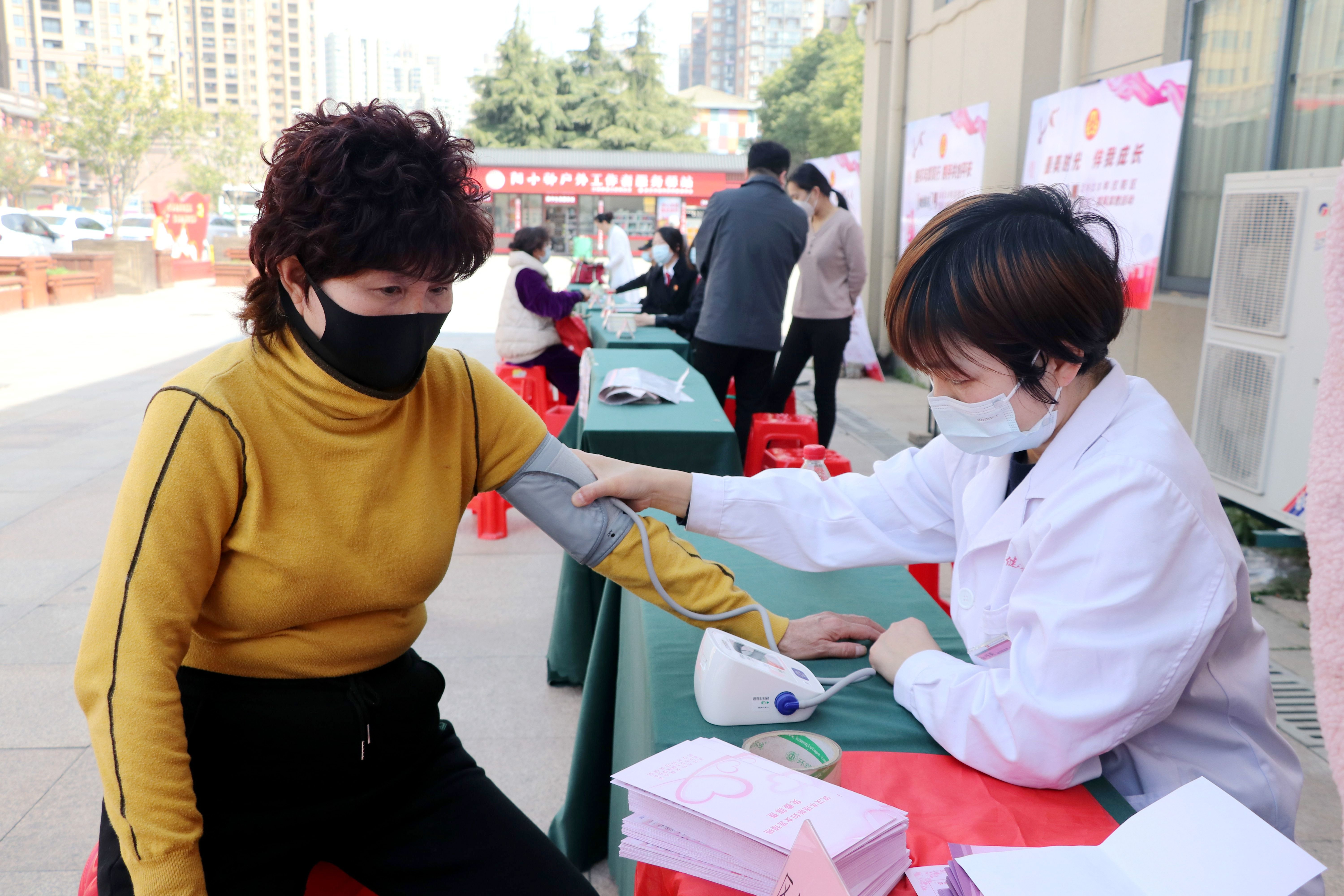 聆听“她分享”、提供“她服务” 汉阳纪念“三八”妇女节开展系列精彩活动