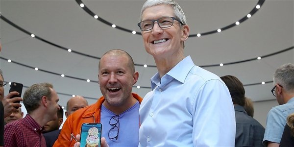 库克保住苹果CEO位置 但被降薪40%：今年只能赚3.4亿