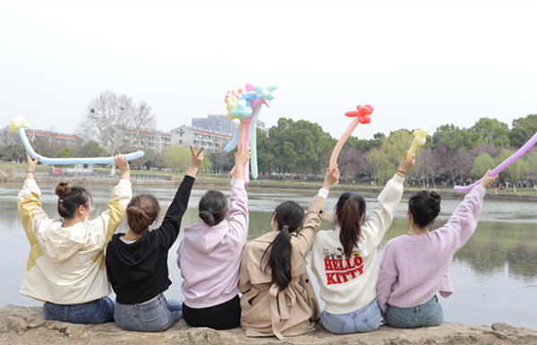 开云电竞融春色如许绽芳华 臻巾帼须眉颂女神——合肥庐阳学前教育集团三八妇女节团建活动(图10)