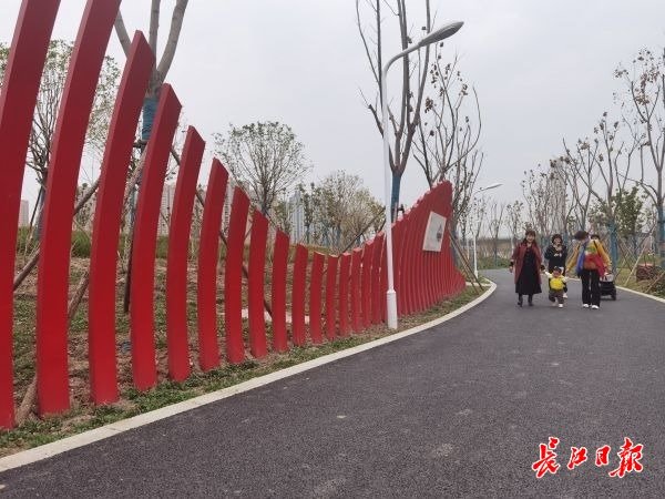 拥政连廊。 记者栾嘉雯　摄